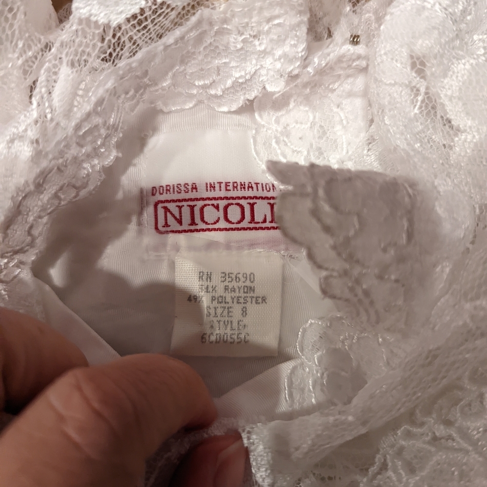 Elegant Vintage White Lace Dress with Puff Sleeves - Picture 3 of 7